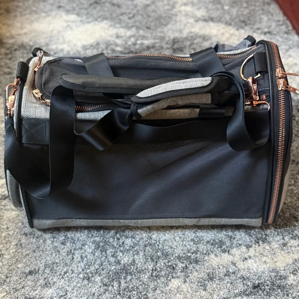 Bond & Co Black and Gray Pet Carrier